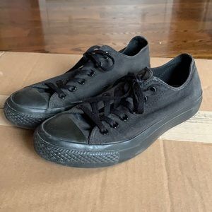 All black low tops converse